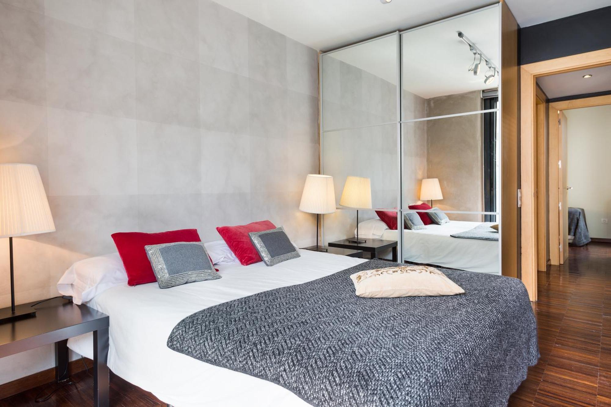 Apartment Barcelona Rentals - Sarria Apartments Near Center Rum bild