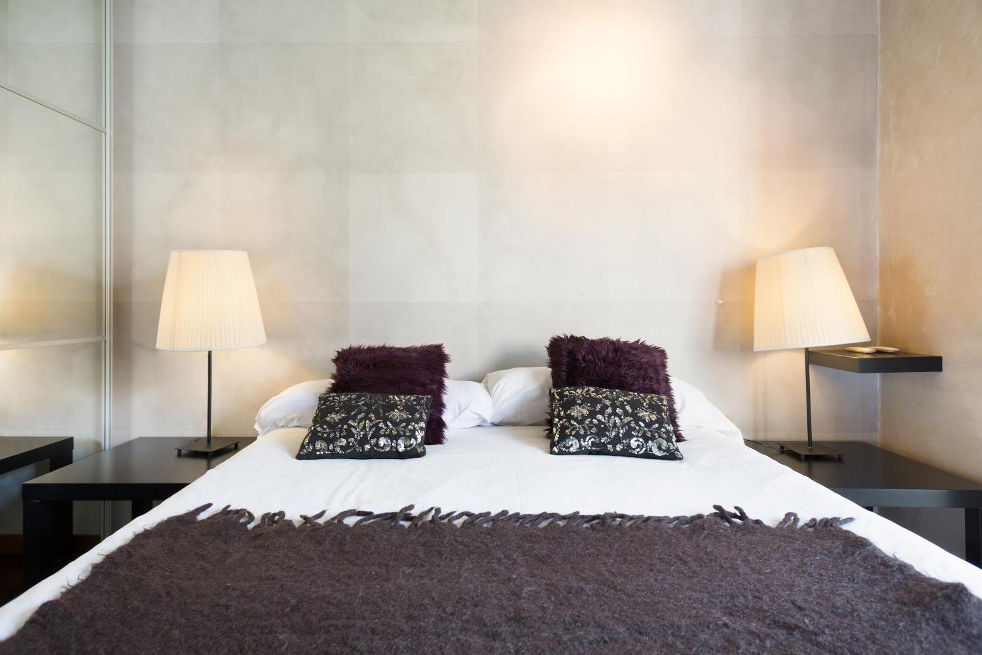 Apartment Barcelona Rentals - Sarria Apartments Near Center Rum bild