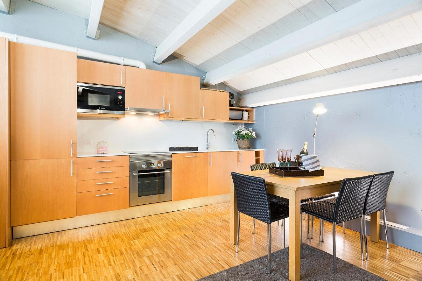 Apartment Barcelona Rentals - Sarria Apartments Near Center Rum bild
