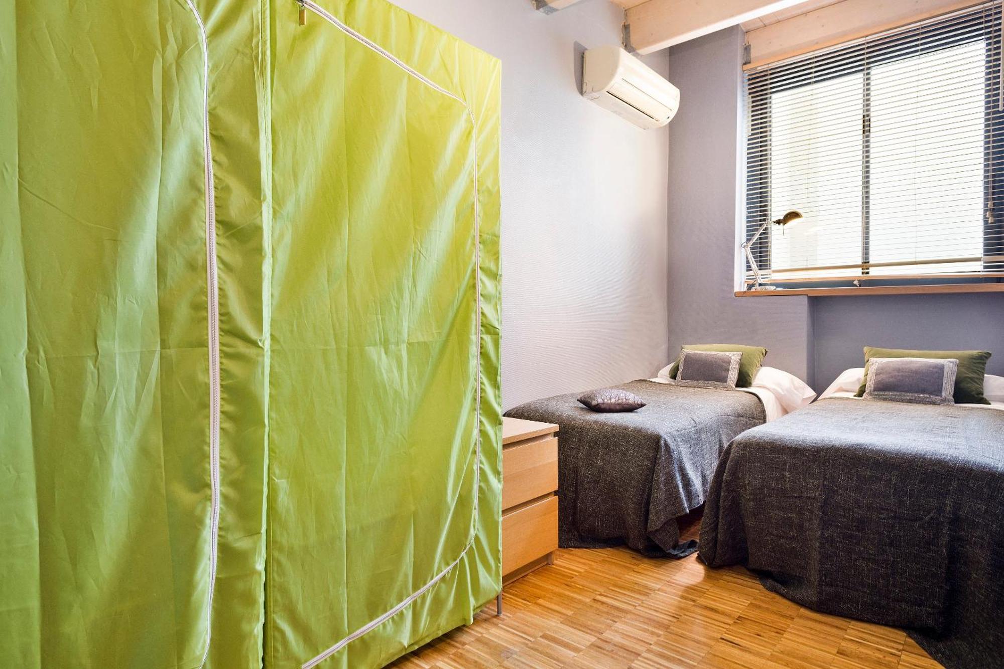 Apartment Barcelona Rentals - Sarria Apartments Near Center Rum bild