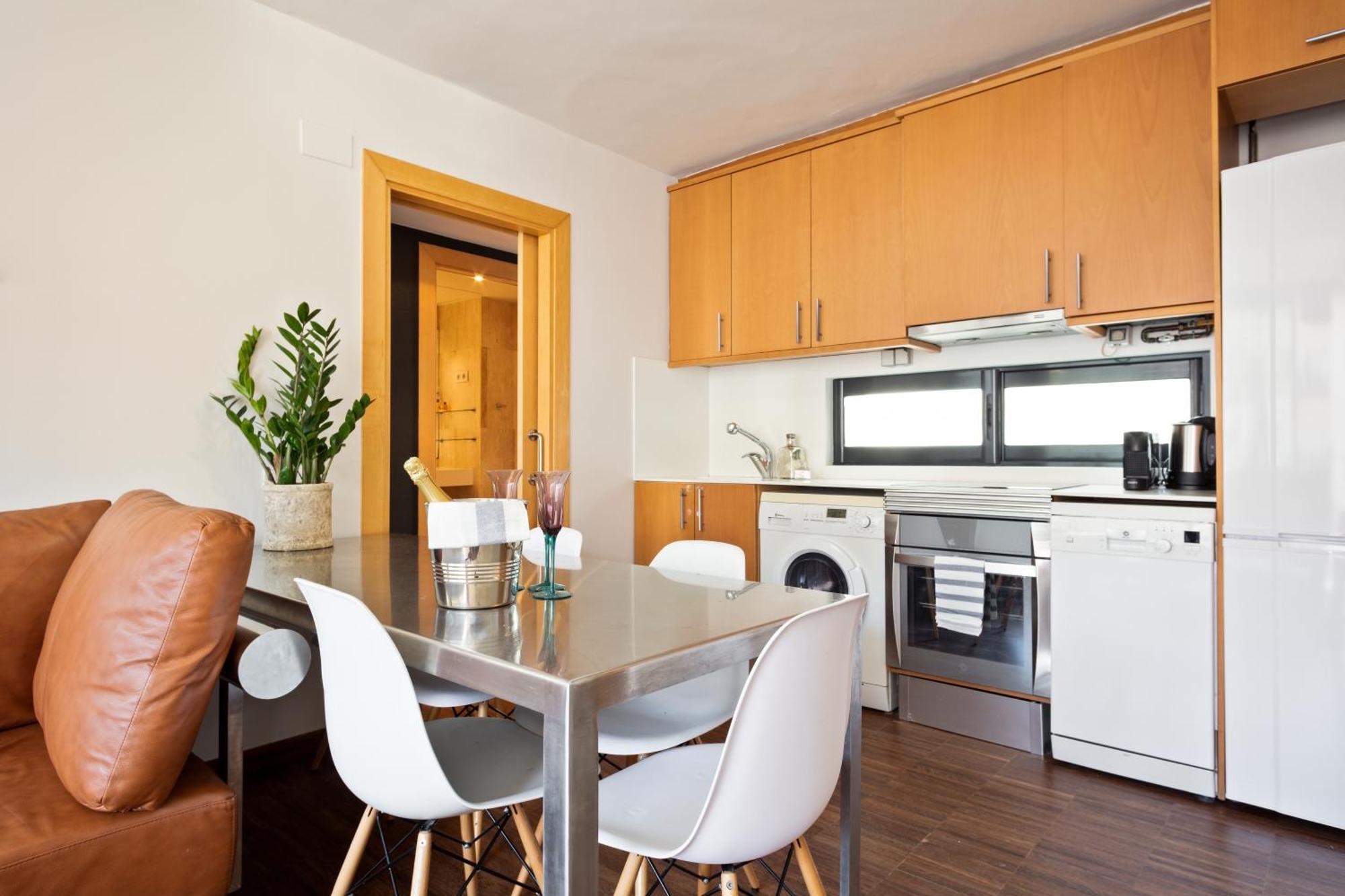 Apartment Barcelona Rentals - Sarria Apartments Near Center Rum bild