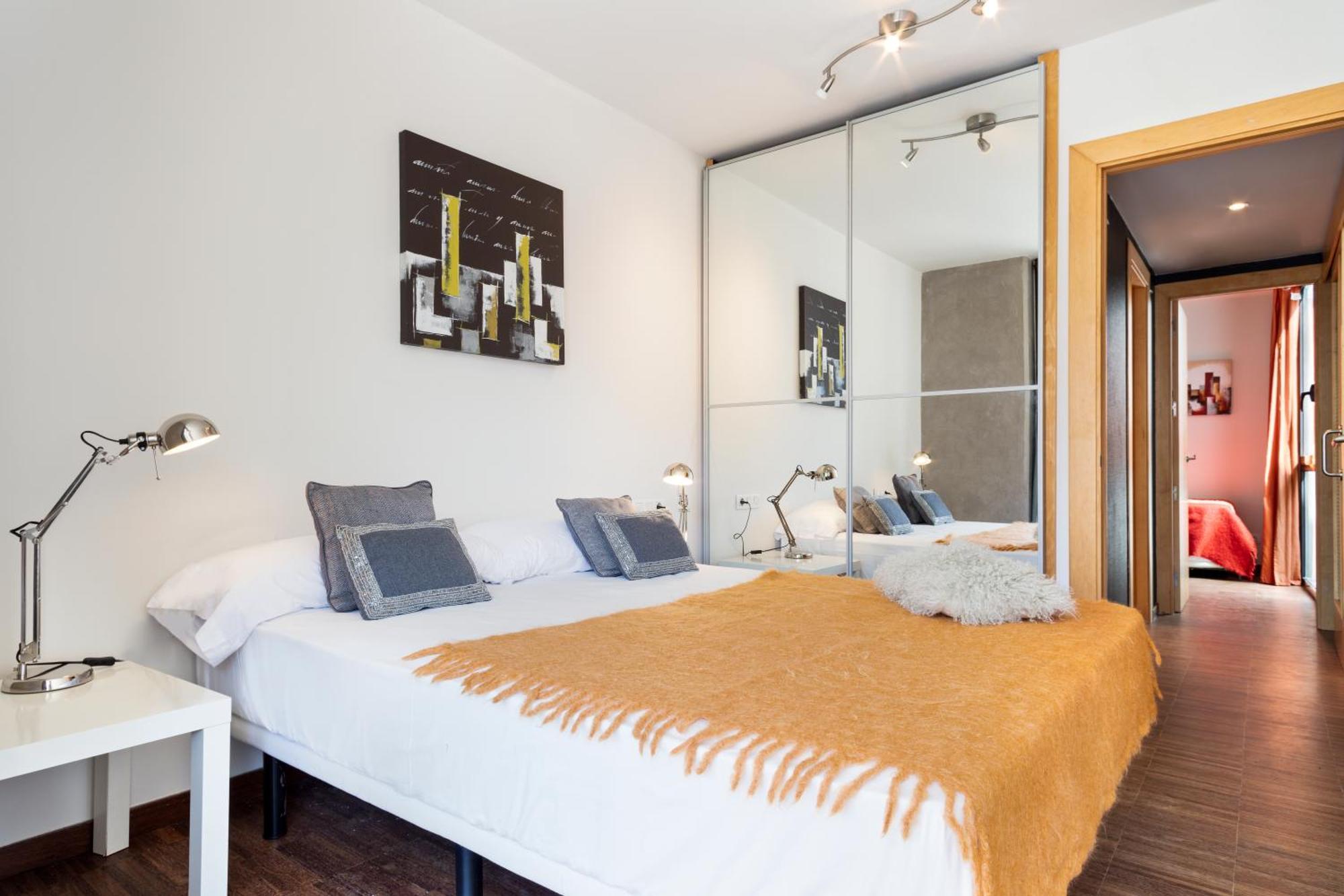 Apartment Barcelona Rentals - Sarria Apartments Near Center Rum bild