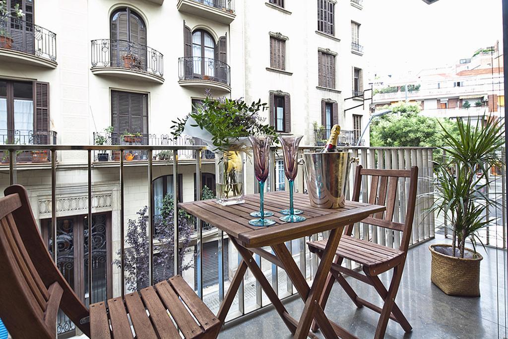 Apartment Barcelona Rentals - Sarria Apartments Near Center Exteriör bild
