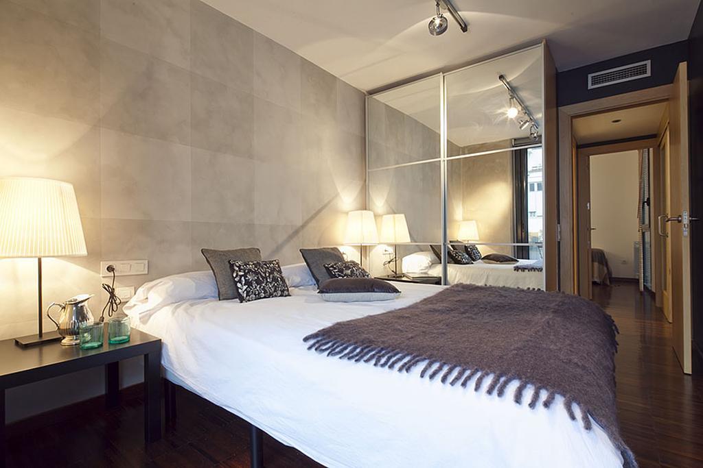 Apartment Barcelona Rentals - Sarria Apartments Near Center Exteriör bild