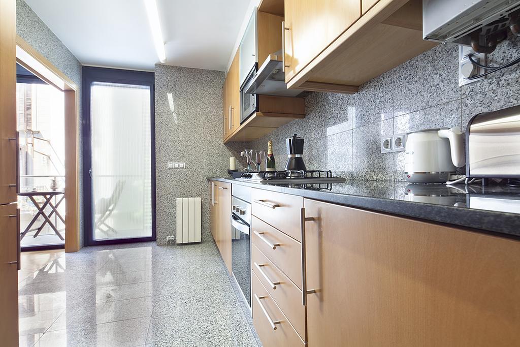 Apartment Barcelona Rentals - Sarria Apartments Near Center Exteriör bild