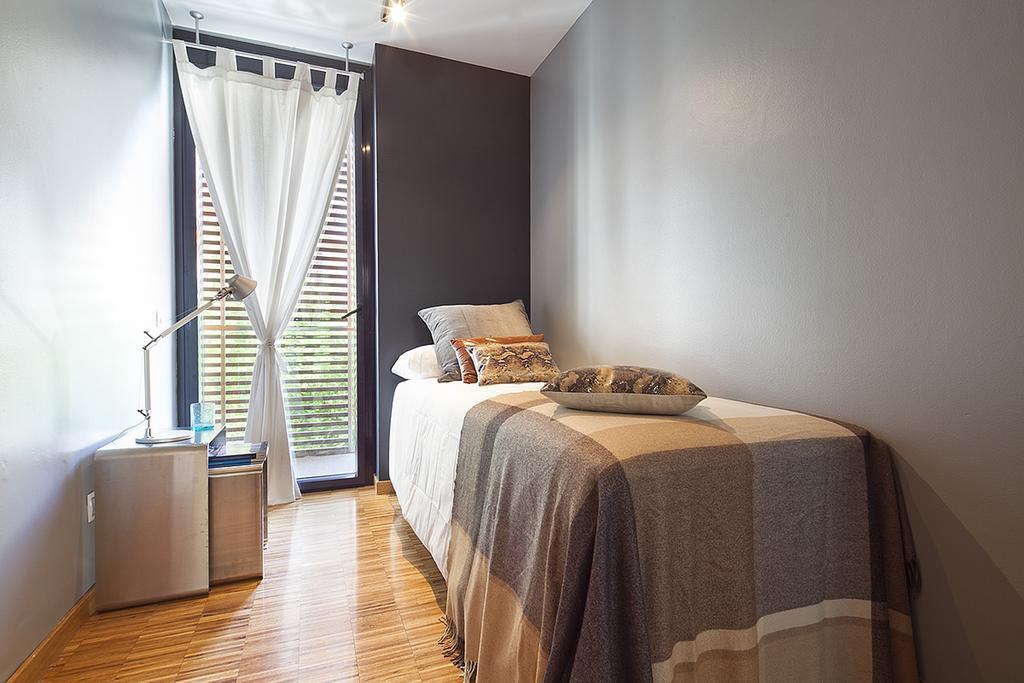 Apartment Barcelona Rentals - Sarria Apartments Near Center Exteriör bild