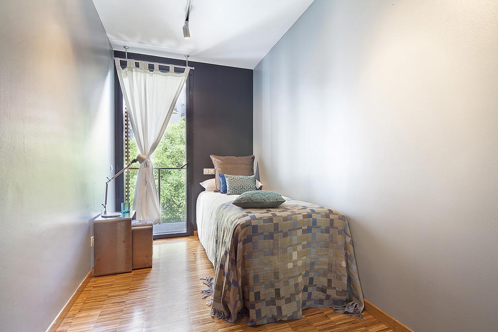 Apartment Barcelona Rentals - Sarria Apartments Near Center Exteriör bild